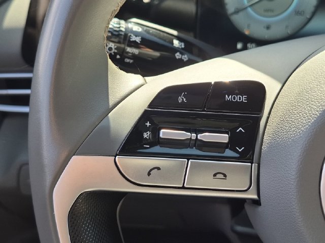 Used 2023 Hyundai Elantra SEL w/ Convenience Package FWD image 16