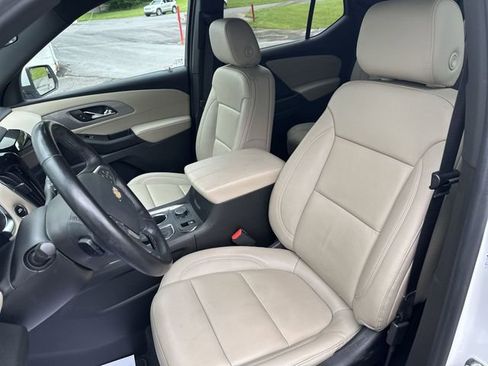Used 2023 Chevrolet Traverse LT AWD/4WD image 15