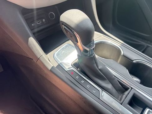 Used 2023 Chevrolet Equinox LT FWD image 20