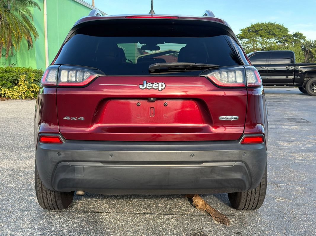 Used 2019 Jeep Cherokee Latitude Plus w/ Cold Weather Group AWD/4WD image 4