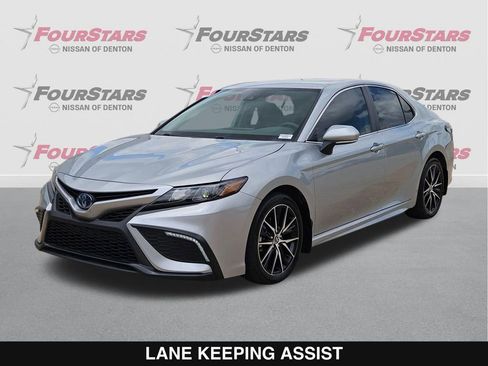 Used 2024 Toyota Camry SE FWD image 9