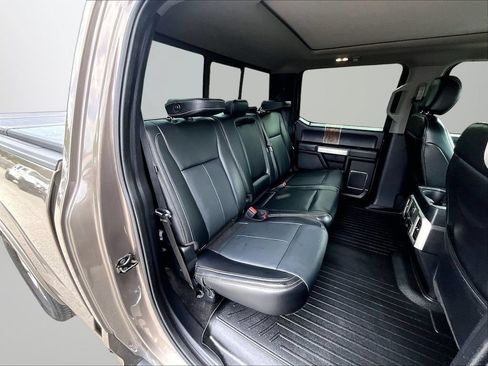 Used 2019 Ford F150 Lariat w/ Equipment Group 502A Luxury AWD/4WD image 29