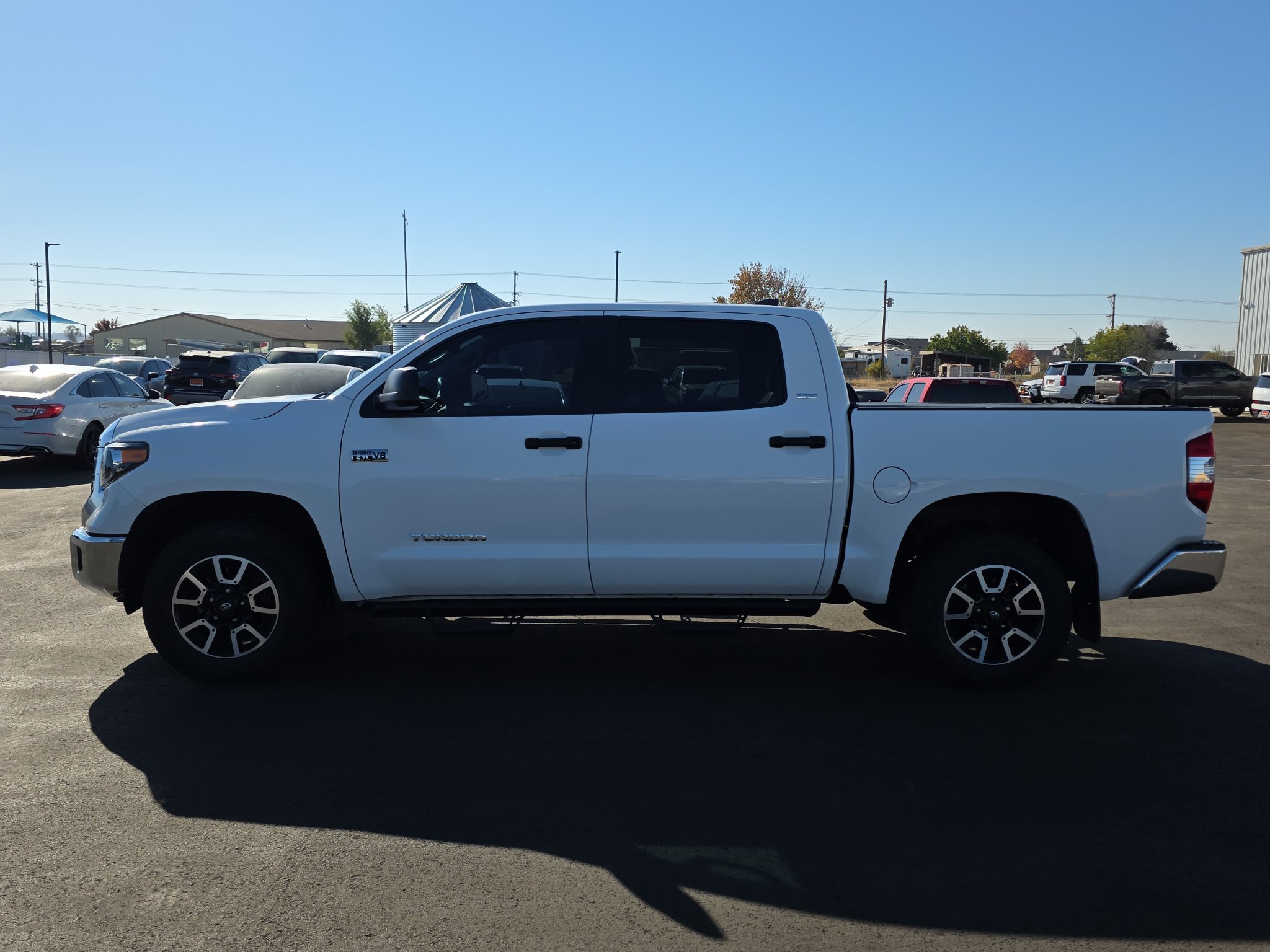 Certified 2021 Toyota Tundra SR5 AWD/4WD image 4