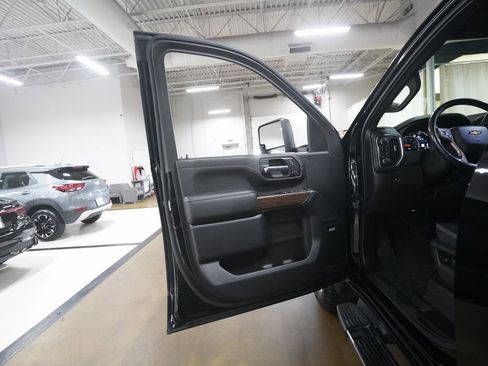 Certified 2022 Chevrolet Silverado 2500 High Country w/ Z71 Off-Road Package image 27