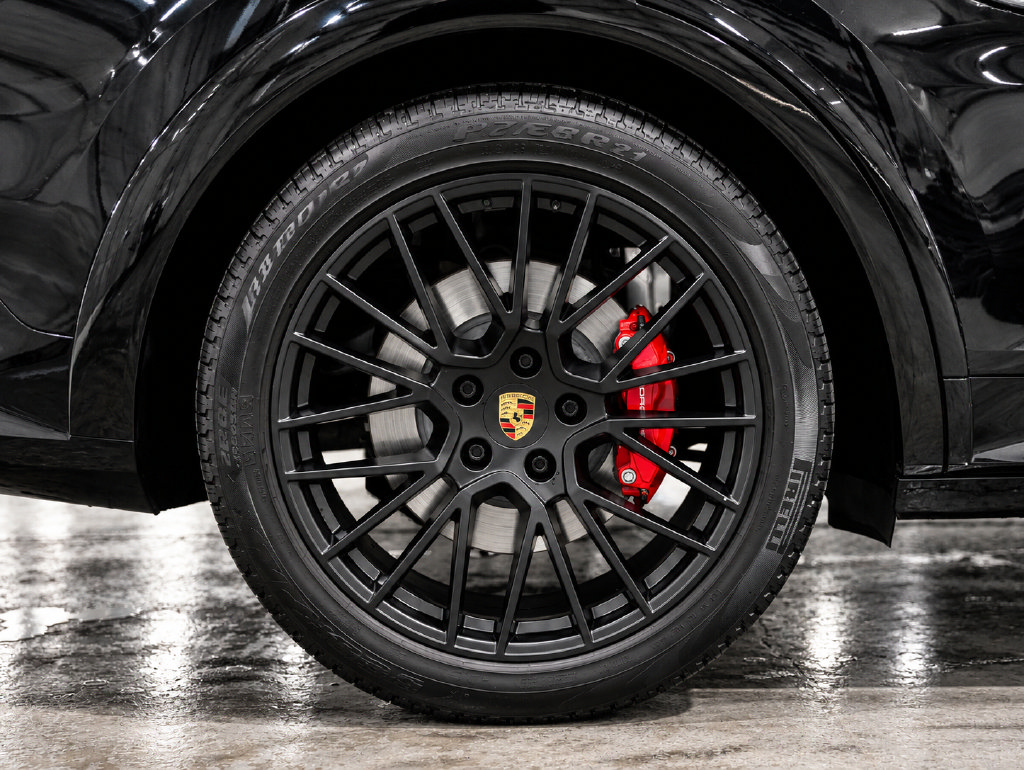 Used 2021 Porsche Cayenne GTS AWD/4WD image 40