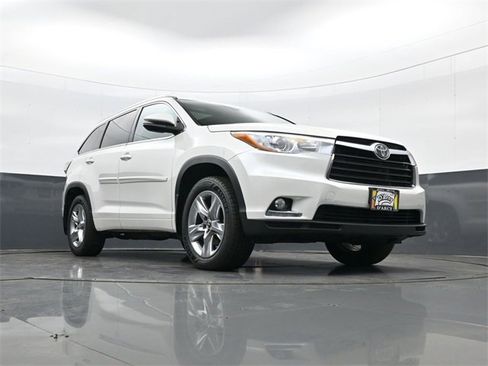 Used 2016 Toyota Highlander Limited Platinum image 24