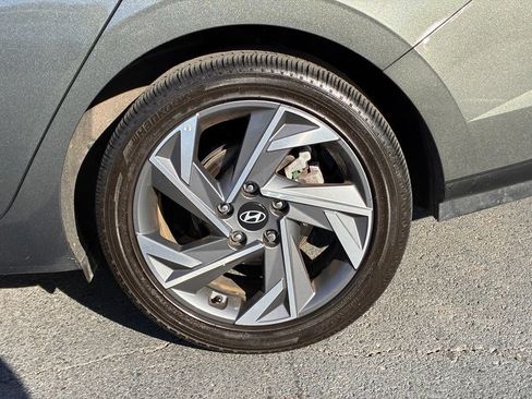 Used 2025 Hyundai Elantra Limited FWD image 49