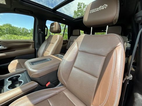 Used 2022 Chevrolet Tahoe High Country AWD/4WD image 13