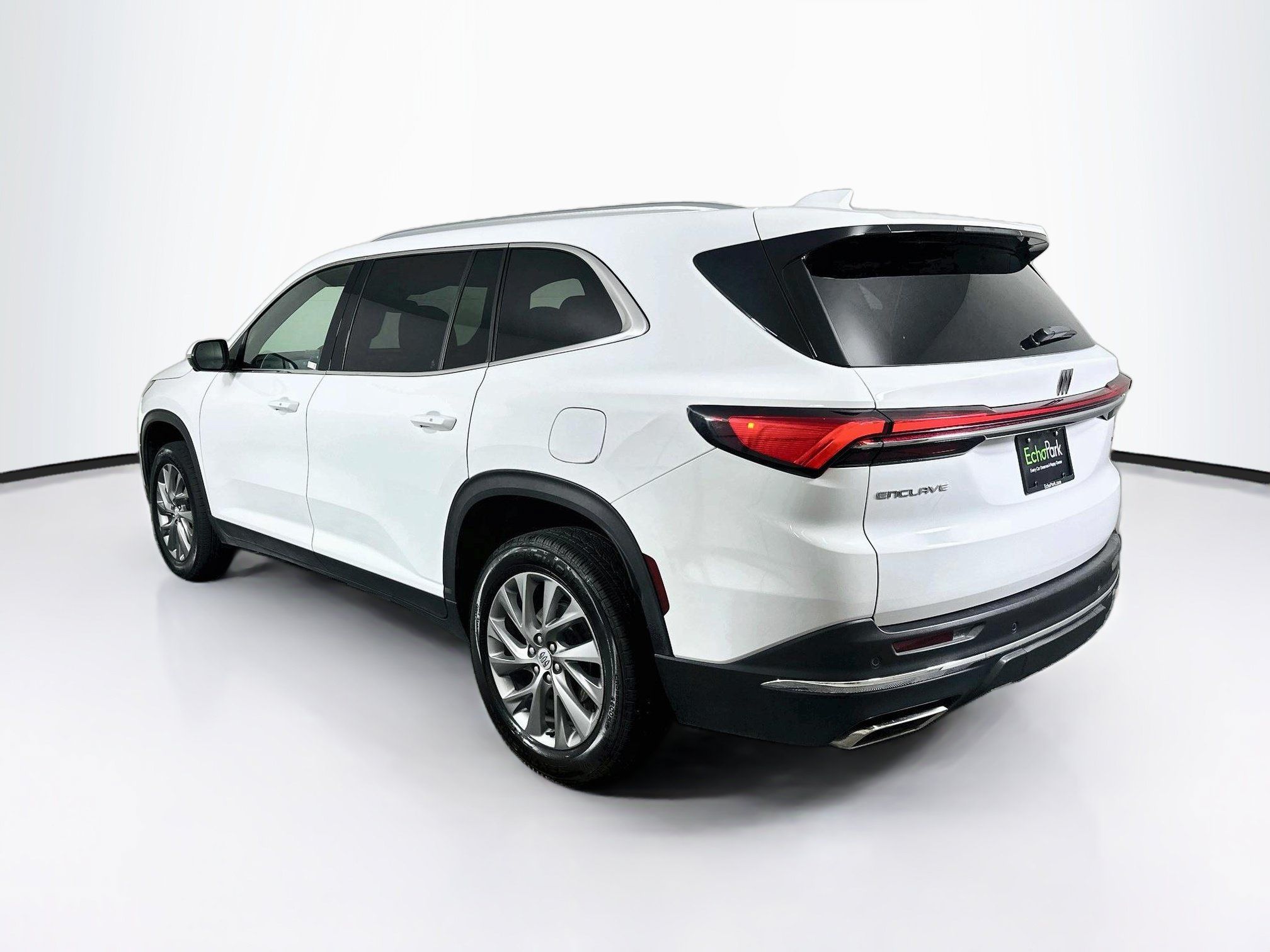 Used 2025 Buick Enclave Preferred FWD image 5
