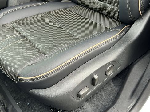 New 2026 Chevrolet Traverse High Country w/ LPO, Floor Liner Package image 21