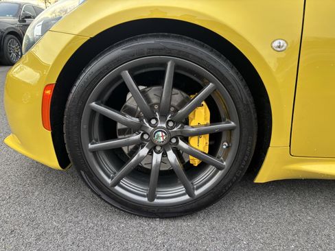 Used 2016 Alfa Romeo 4C Spider RWD image 12