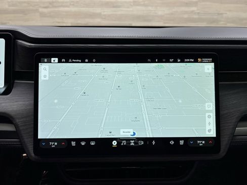 Used 2023 Rivian R1T Adventure image 20