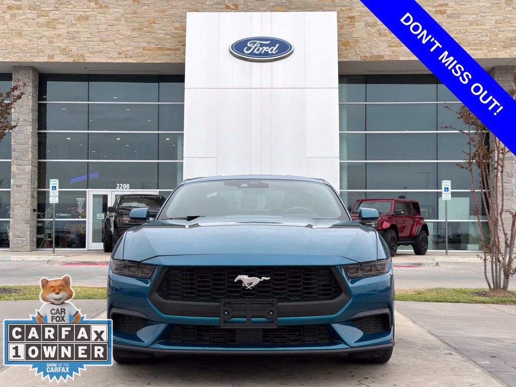 Used 2026 Ford Mustang Coupe RWD image 2