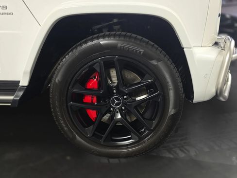Used 2021 Mercedes-Benz G 63 AMG 4MATIC w/ G Manufaktur Interior Package image 17