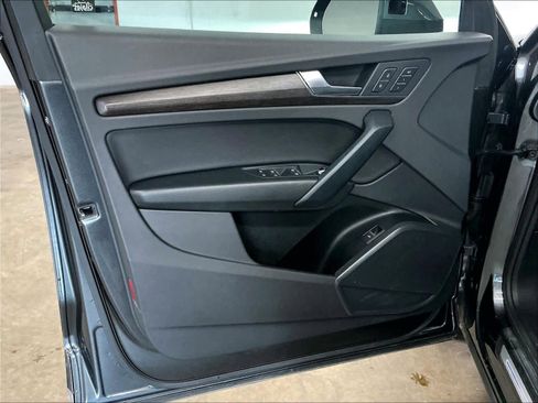 Used 2023 Audi Q5 2.0T Premium w/ Convenience Package image 23