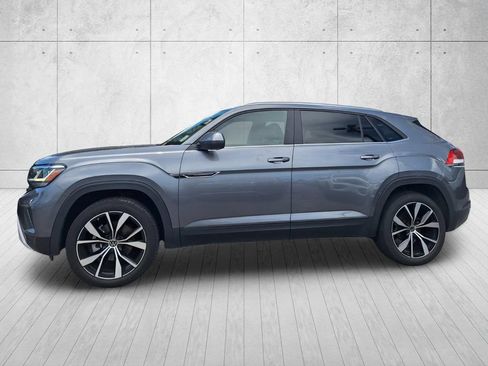 Used 2023 Volkswagen Atlas Cross Sport SE w/ Black Wheel Package FWD image 8