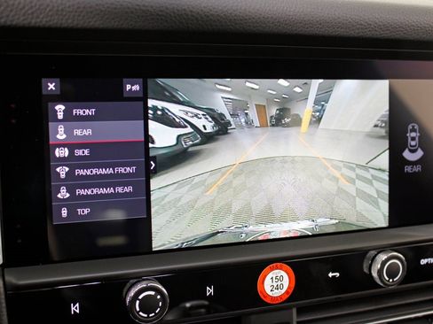 New 2026 Porsche Macan image 28