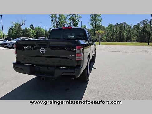 Used 2023 Nissan Frontier SV w/ SV Convenience Package RWD image 32