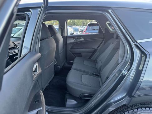 Used 2024 Kia Sportage LX image 17