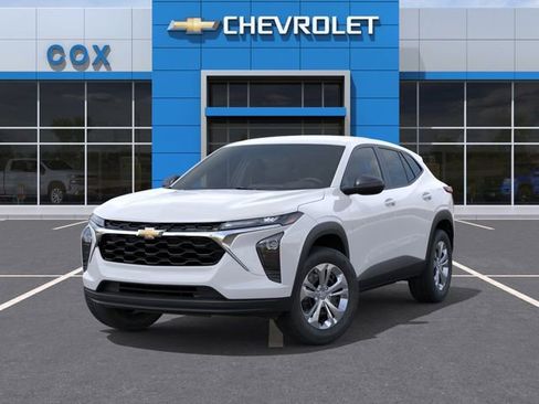 New 2026 Chevrolet Trax LS FWD image 6