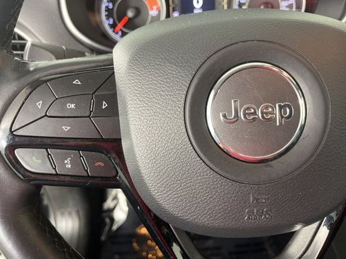 Used 2021 Jeep Cherokee Latitude Plus image 9