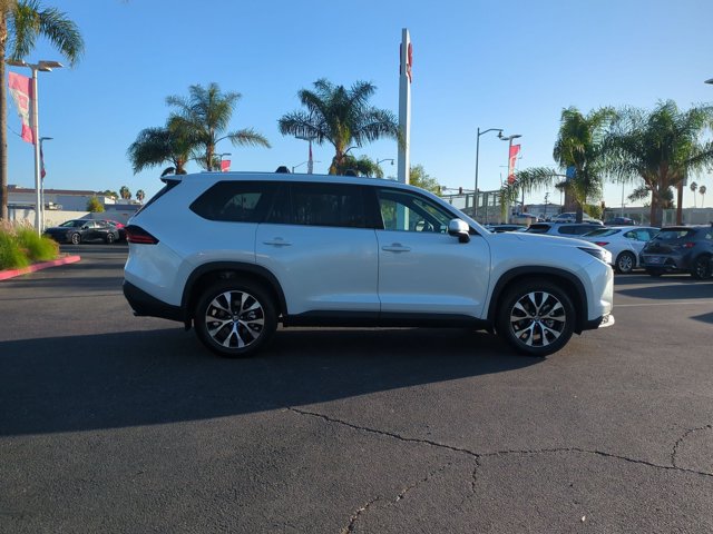 Used 2026 Toyota Grand Highlander AWD Hybrid image 4