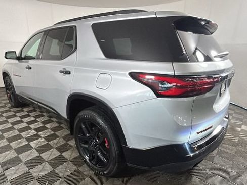 Used 2022 Chevrolet Traverse Premier w/ Redline Edition AWD/4WD image 4