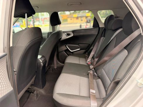 Used 2022 Kia Soul LX w/ Technology Package FWD image 16