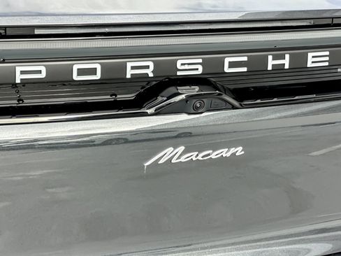 Used 2025 Porsche Macan Electric image 28