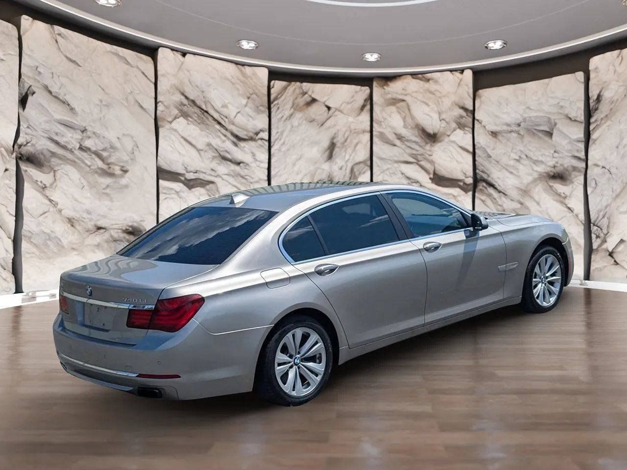 Used 2013 BMW 740Li xDrive AWD/4WD image 13