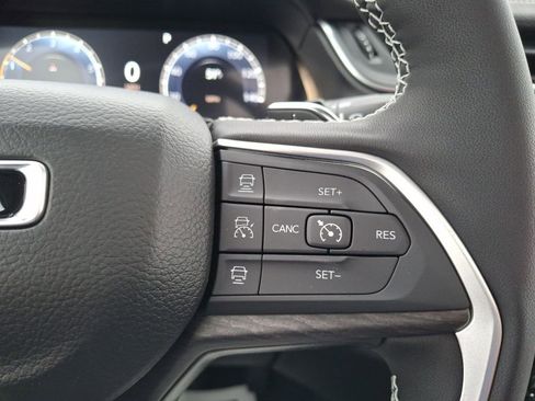 New 2025 Jeep Grand Cherokee Limited w/ Black Appearance Package image 26