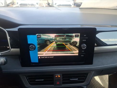 New 2026 Volkswagen Taos SE image 15