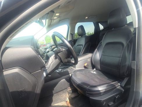 Used 2021 Ford Escape Titanium AWD/4WD image 27