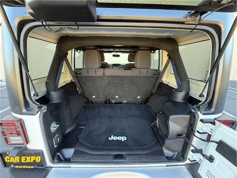 Used 2014 Jeep Wrangler Unlimited Sahara w/ Connectivity Group AWD/4WD image 19