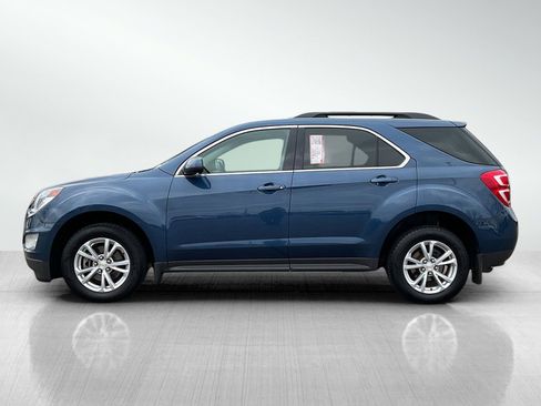 Used 2017 Chevrolet Equinox LT FWD image 2