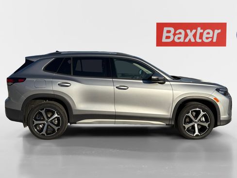 New 2025 Volkswagen Tiguan SE image 14