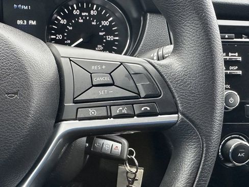 Used 2017 Nissan Rogue S image 39