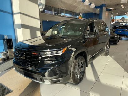 New 2025 Honda Pilot TrailSport