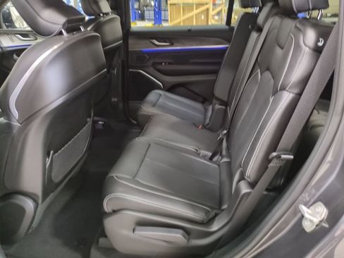 Used 2023 Jeep Grand Cherokee L Overland w/ Advanced Protech Group III image 18