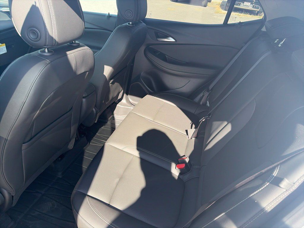 Used 2024 Buick Encore GX Sport Touring FWD image 11