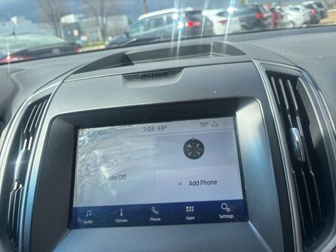 Used 2020 Ford Edge SE image 18