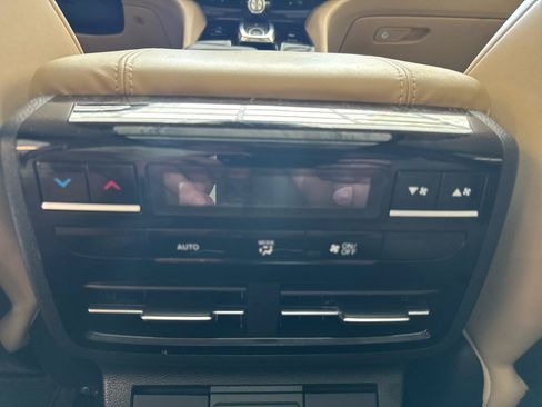 Used 2024 Acura MDX SH-AWD w/ Technology Package image 22