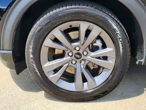 Used 2022 Ford Explorer XLT w/ Equipment Group 202A image 10