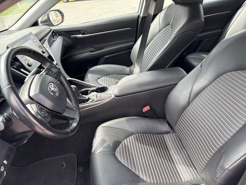 Used 2023 Toyota Camry SE FWD image 11