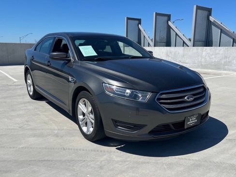 Used 2018 Ford Taurus SEL FWD image 3