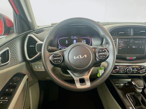 Used 2023 Kia Soul LX FWD image 17