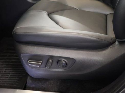 Certified 2025 Toyota Highlander XLE image 14