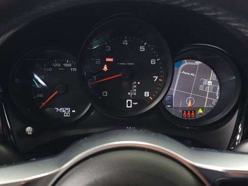 Used 2020 Porsche Macan image 22