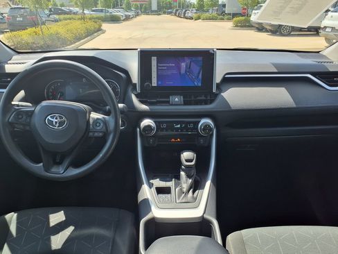 Used 2024 Toyota RAV4 XLE FWD image 25