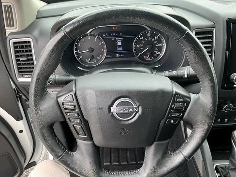 Used 2023 Nissan Frontier SV w/ SV Convenience Package image 14